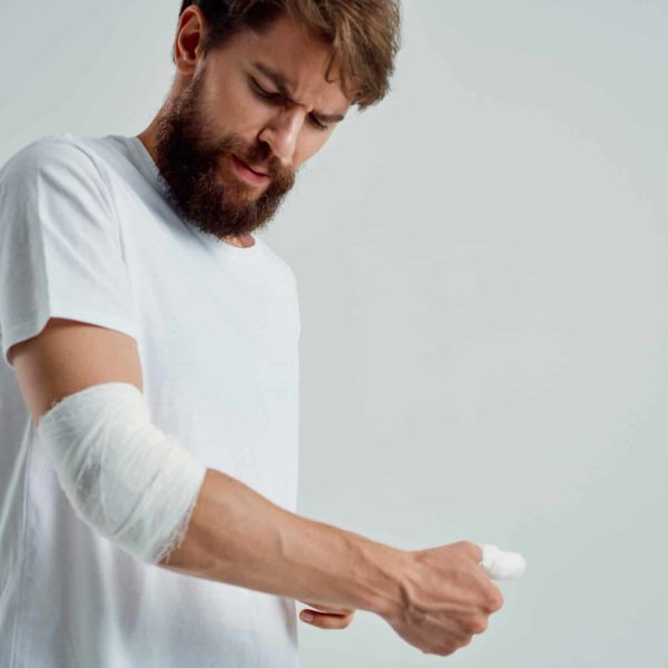 Reduction of dislocation and reduction of fractures
