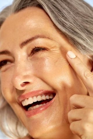 Гусиные лапки под глазами: проверенные методы коррекции