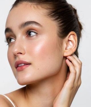 Виправлення форми вух і капловухості: що потрібно знати